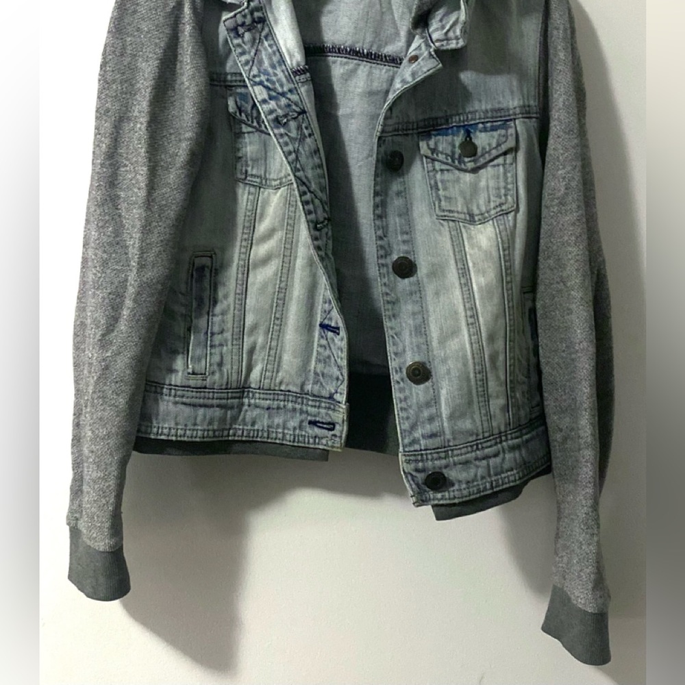 American Eagle Outfitters Hooded Denim Jacket Size Medium